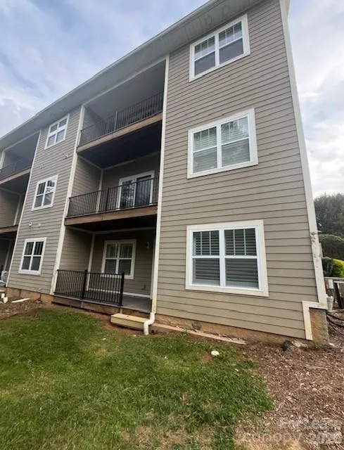 94 Foxden Drive #101 Fletcher, NC 28732