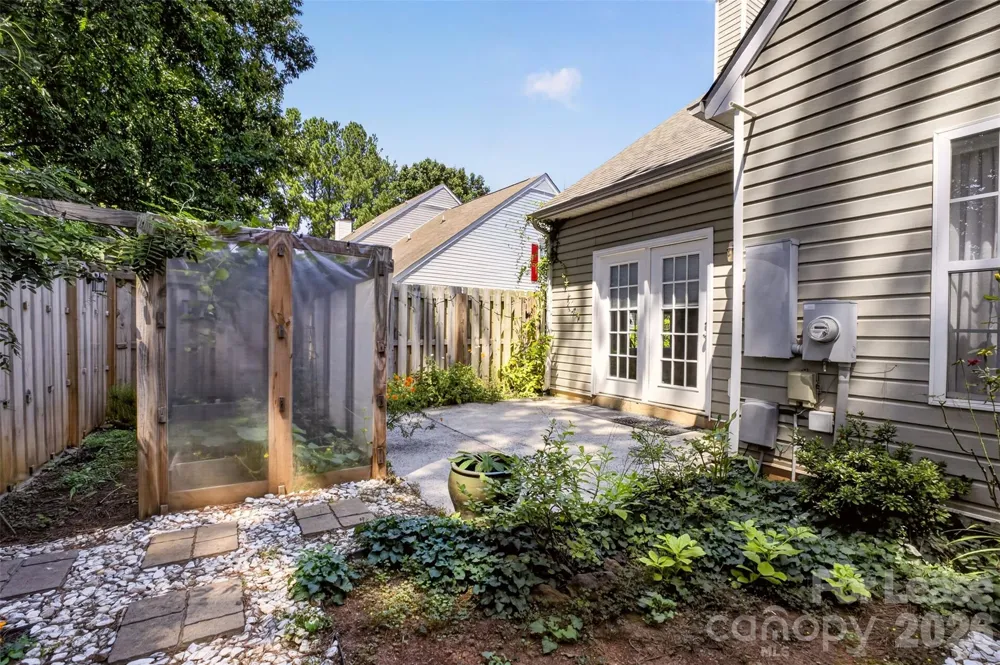 9020 Roseton Lane Charlotte, NC 28277