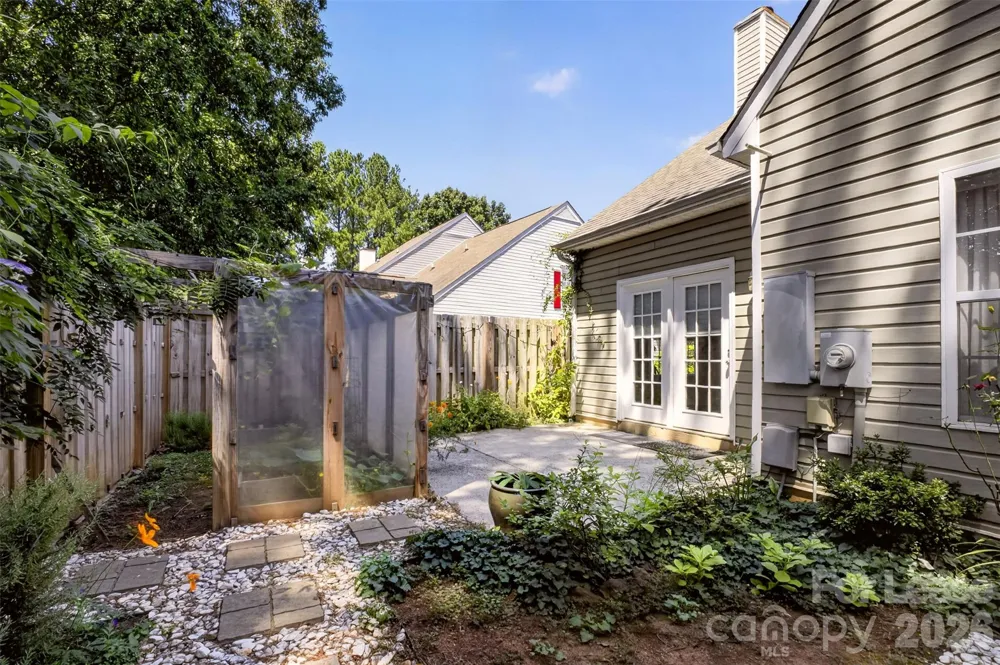 9020 Roseton Lane Charlotte, NC 28277