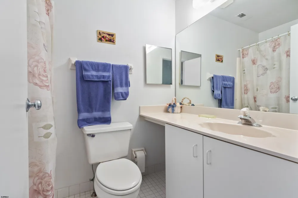 9 Delmar Ln Brigantine, NJ 08203