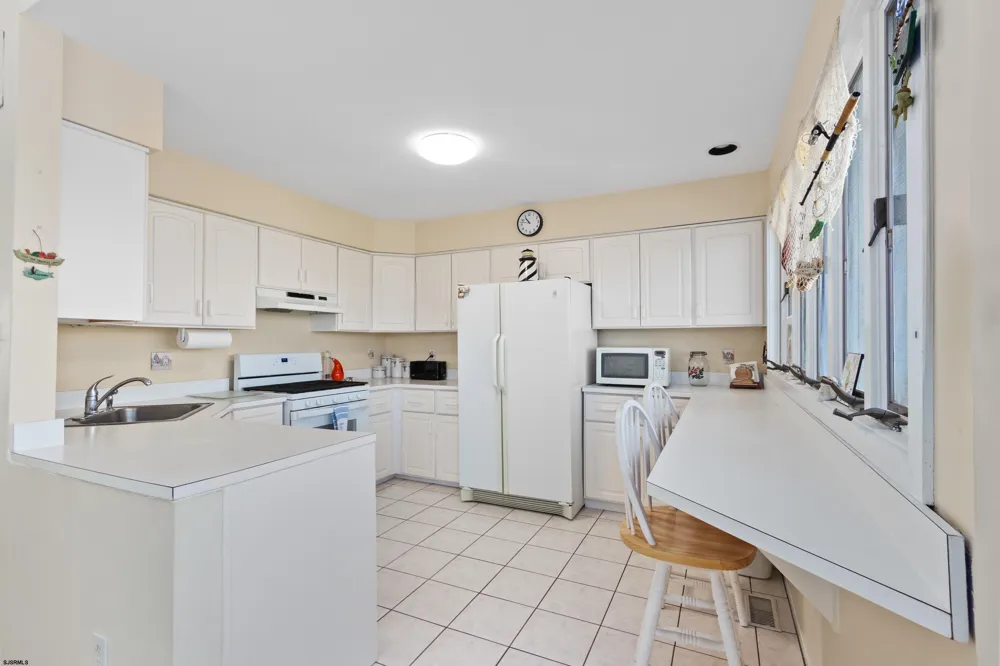 9 Delmar Ln Brigantine, NJ 08203
