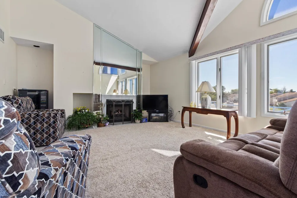 9 Delmar Ln Brigantine, NJ 08203