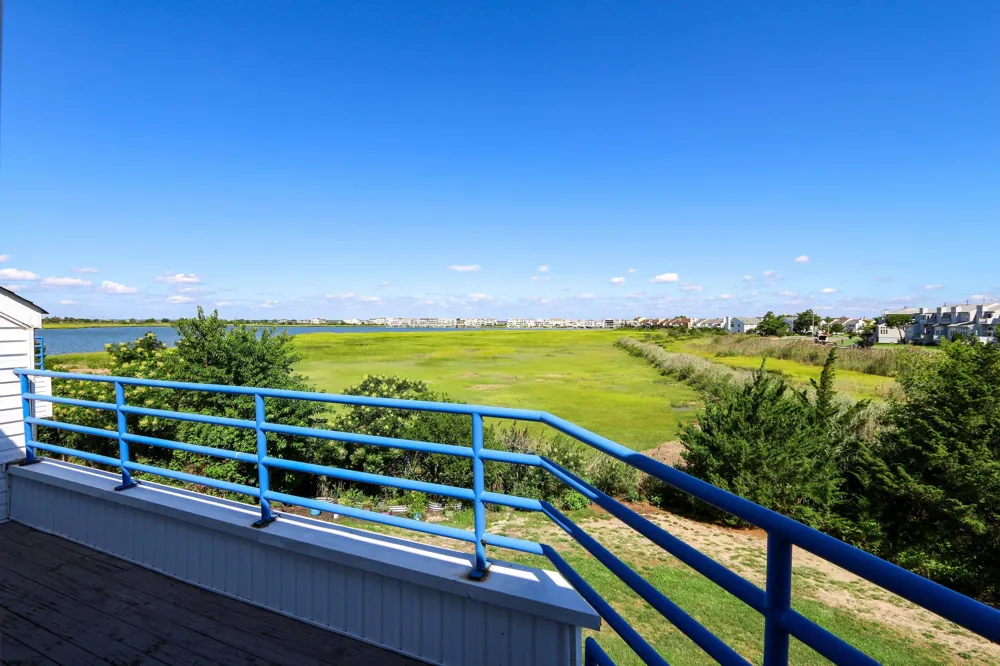 9 Delmar Ln Brigantine, NJ 08203