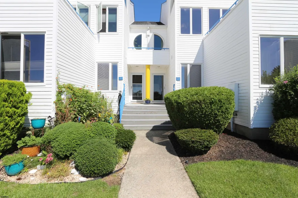 9 Delmar Ln Brigantine, NJ 08203