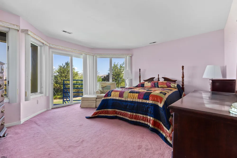 9 Delmar Ln Brigantine, NJ 08203