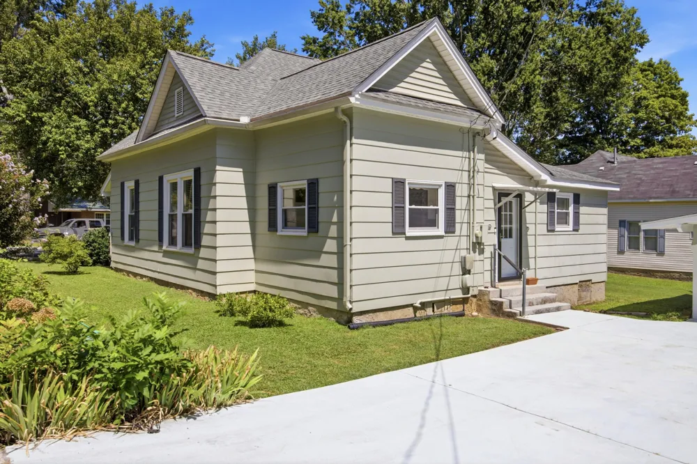 302 E Villanow Street LaFayette, GA 30728