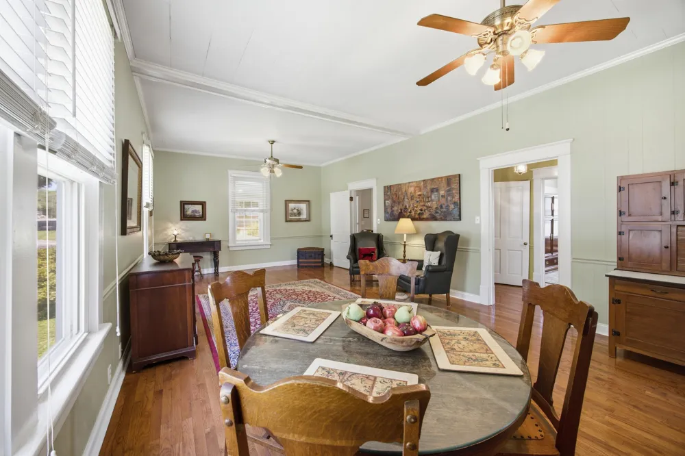 302 E Villanow Street LaFayette, GA 30728
