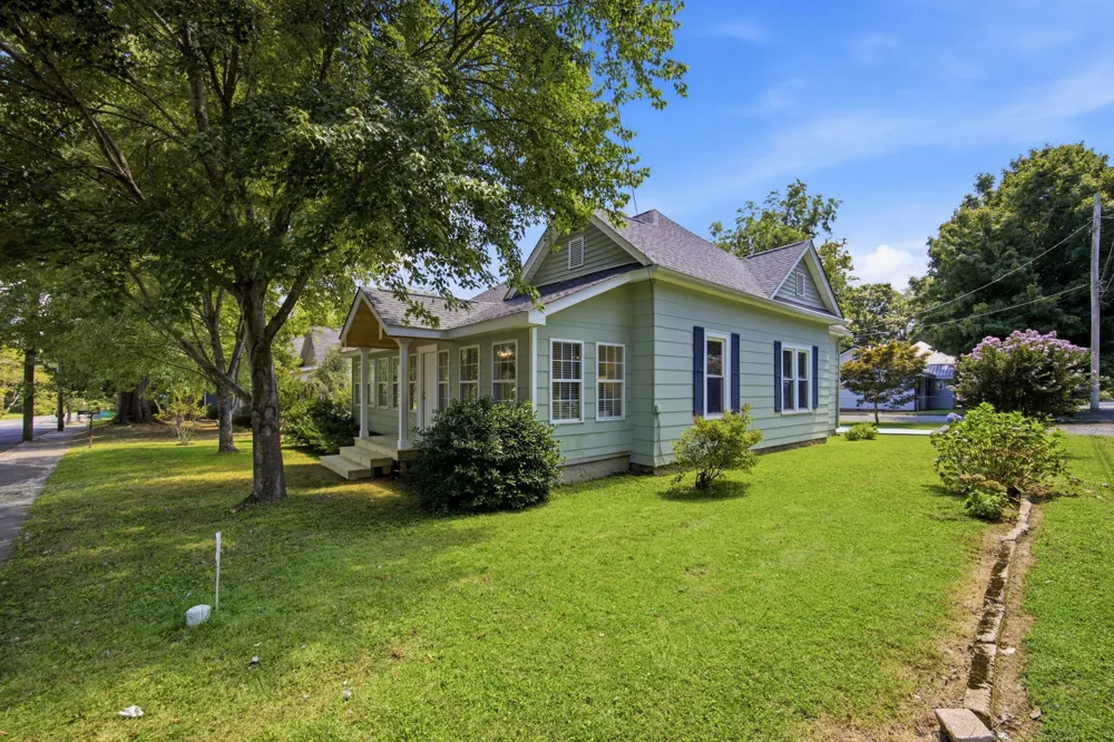 302 E Villanow Street LaFayette, GA 30728