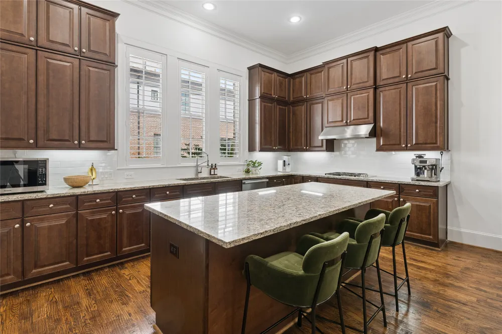 5215 Weiss Lane Irving, TX 75039