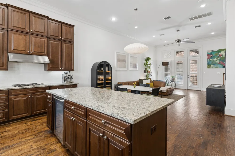5215 Weiss Lane Irving, TX 75039