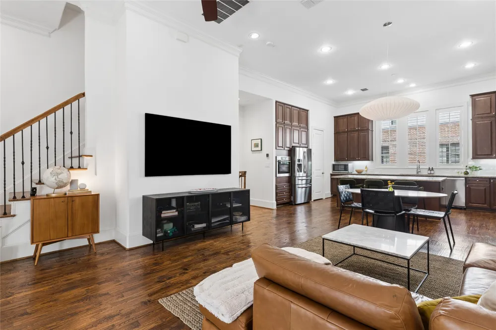 5215 Weiss Lane Irving, TX 75039
