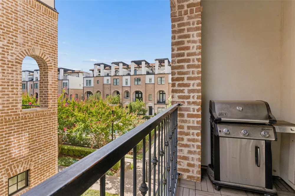 5215 Weiss Lane Irving, TX 75039