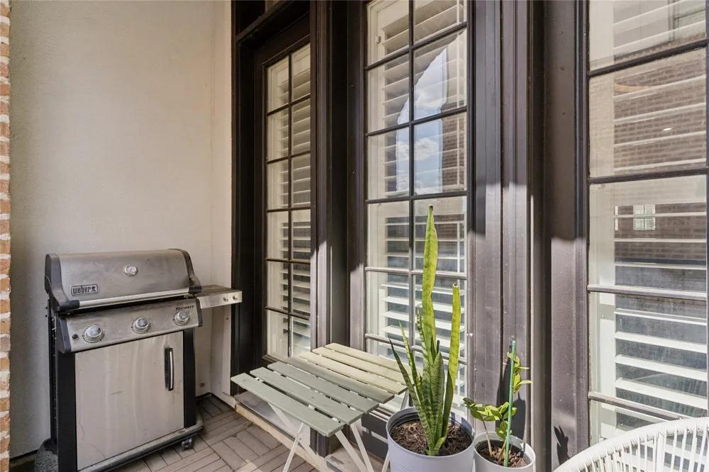 5215 Weiss Lane Irving, TX 75039
