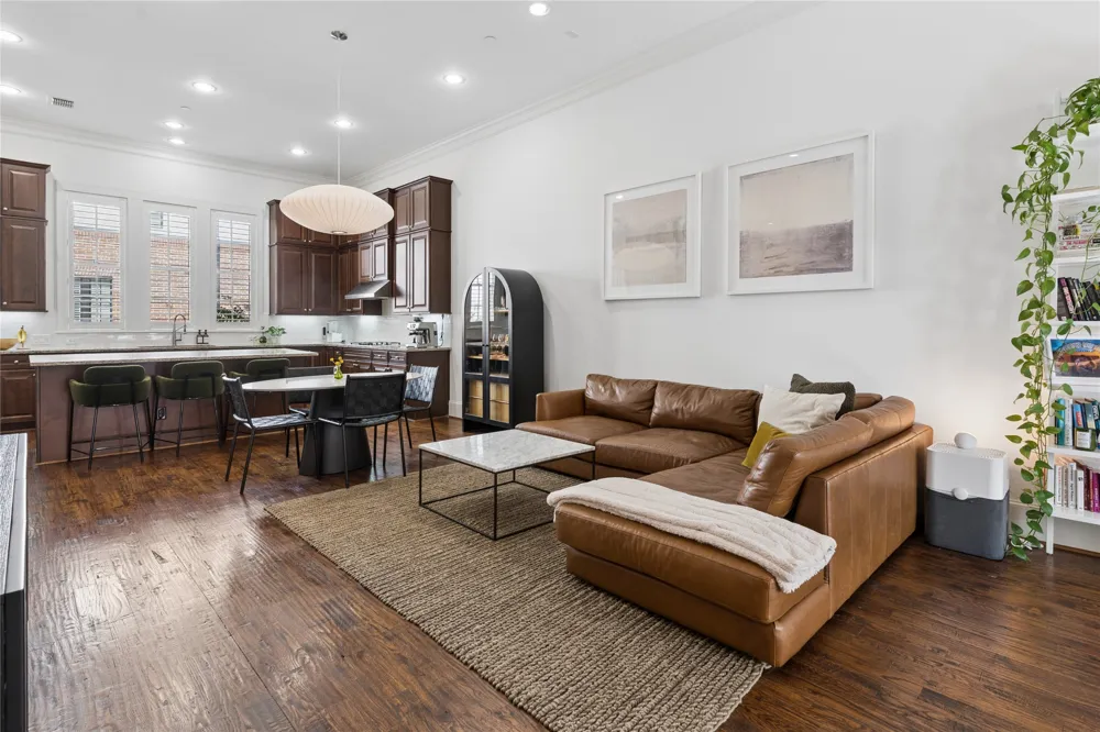 5215 Weiss Lane Irving, TX 75039