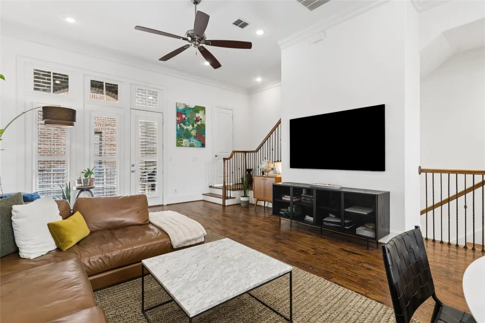 5215 Weiss Lane Irving, TX 75039