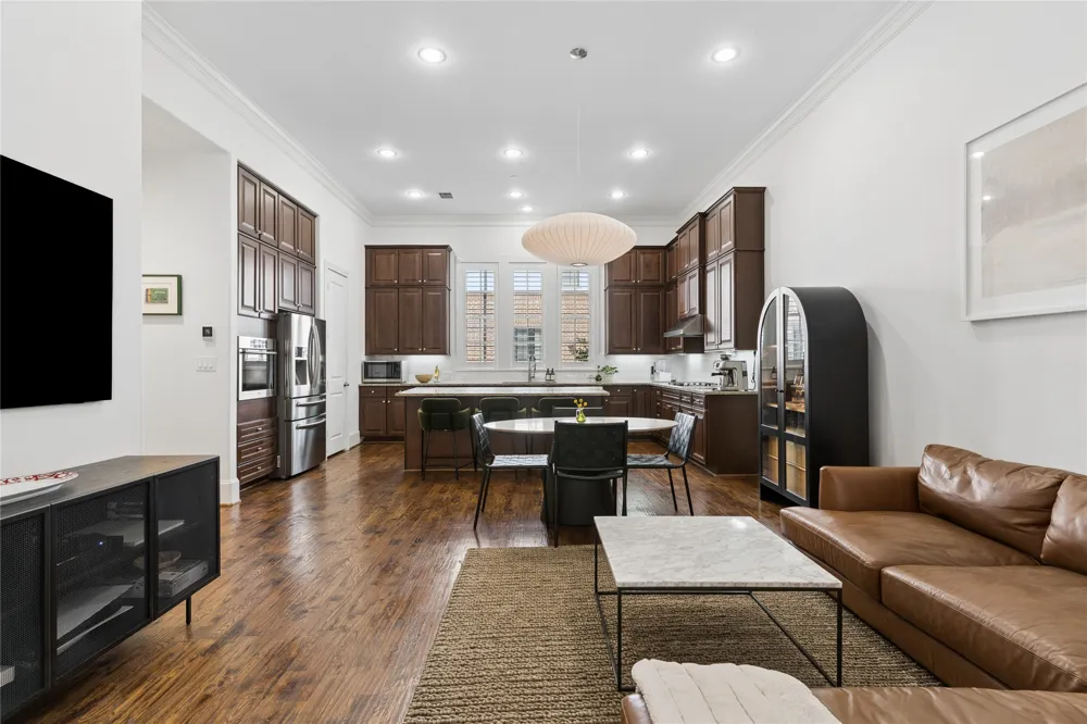 5215 Weiss Lane Irving, TX 75039