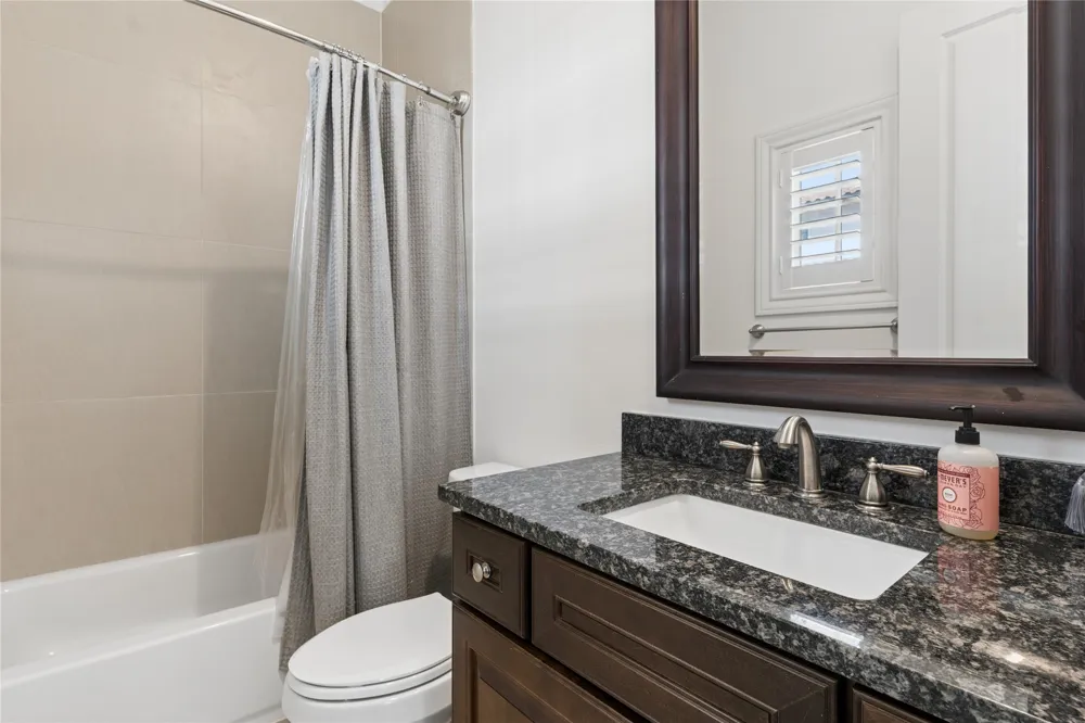 5215 Weiss Lane Irving, TX 75039