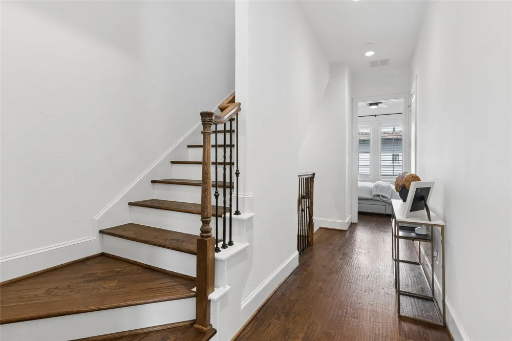 5215 Weiss Lane Irving, TX 75039