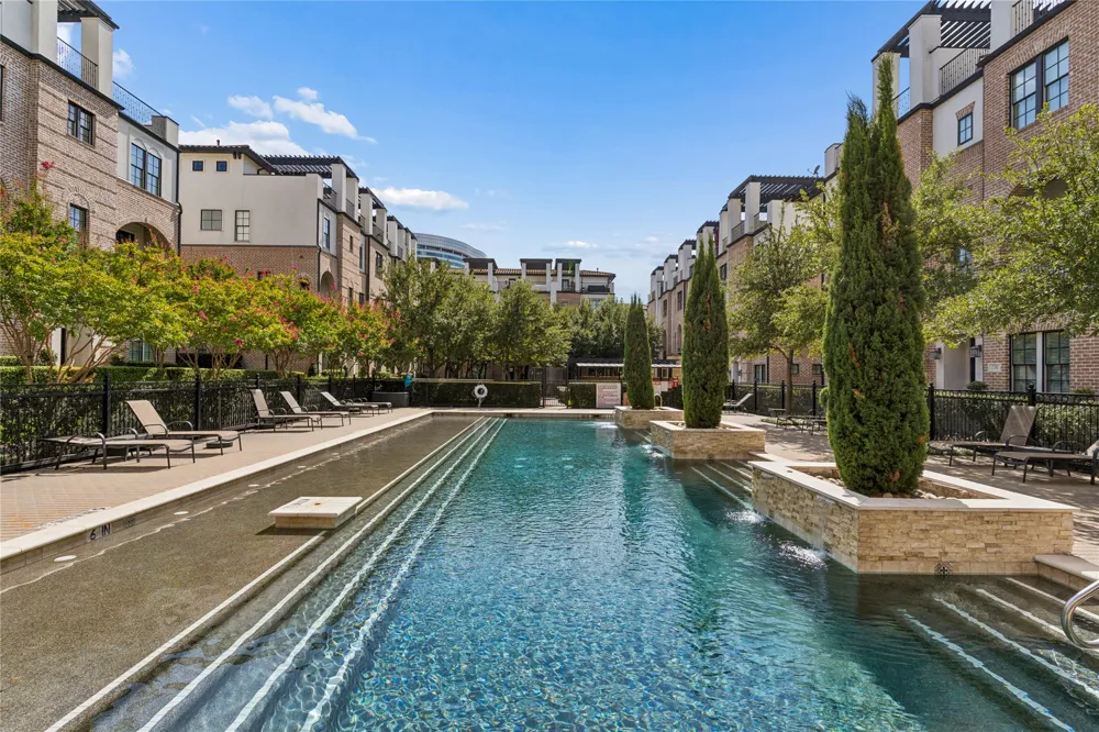 5215 Weiss Lane Irving, TX 75039