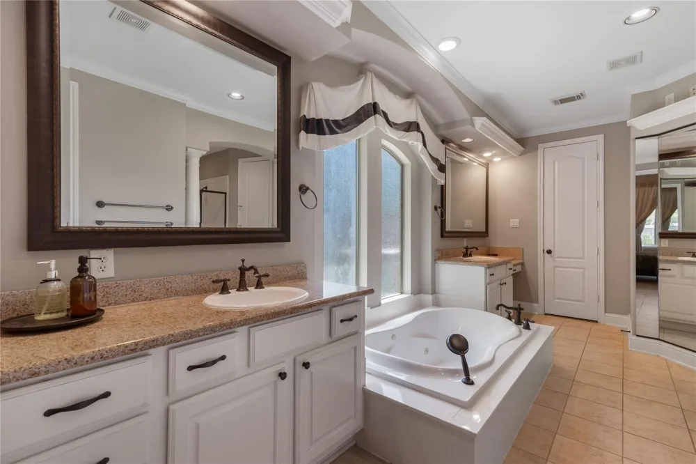 2525 W Ranch Drive Friendswood, TX 77546