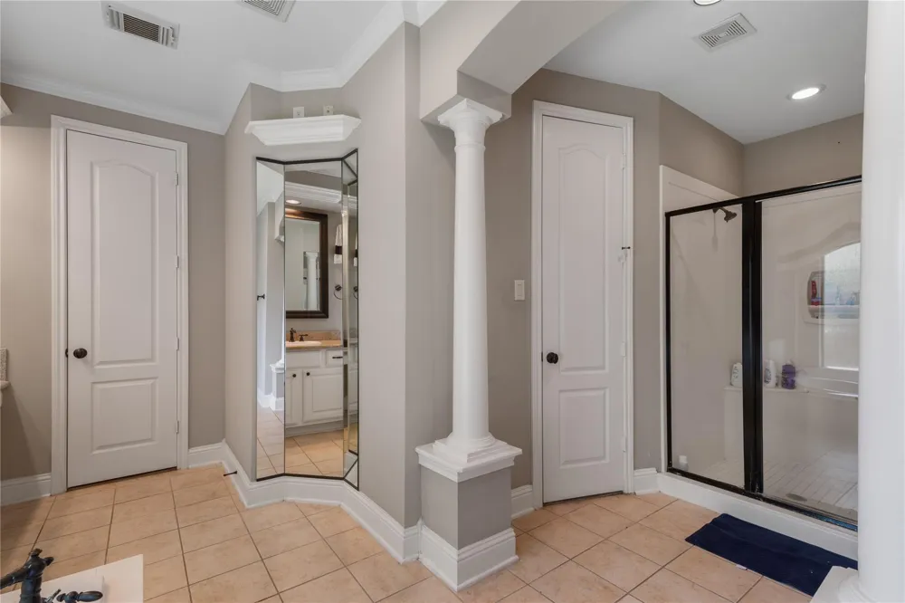 2525 W Ranch Drive Friendswood, TX 77546