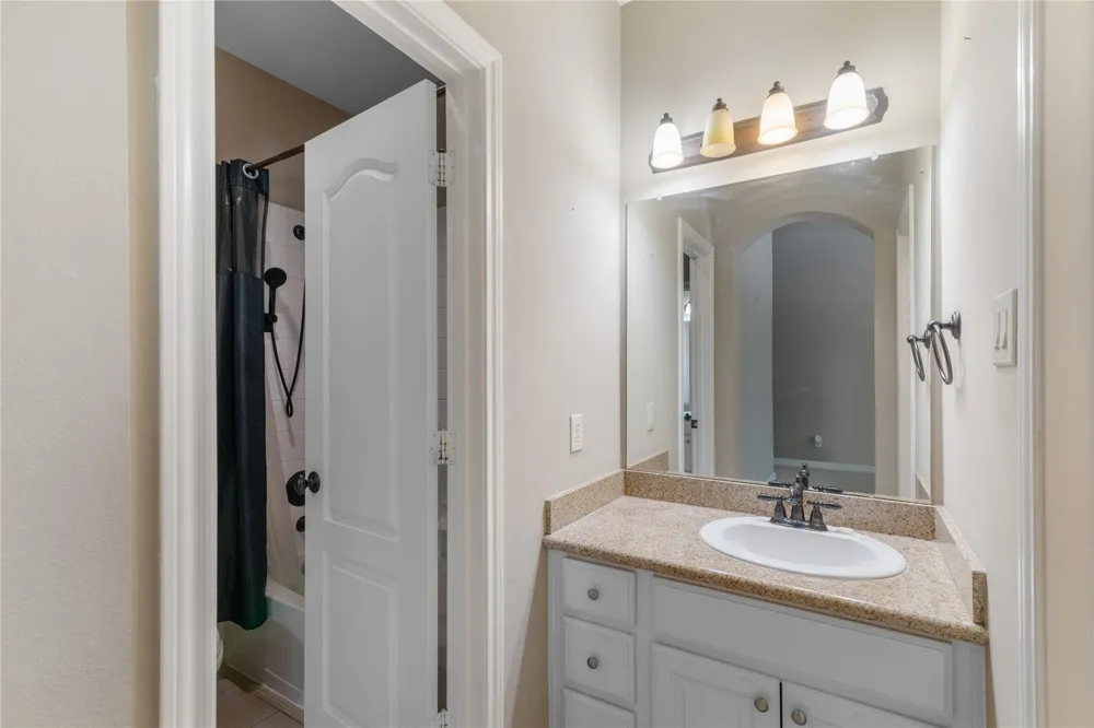 2525 W Ranch Drive Friendswood, TX 77546