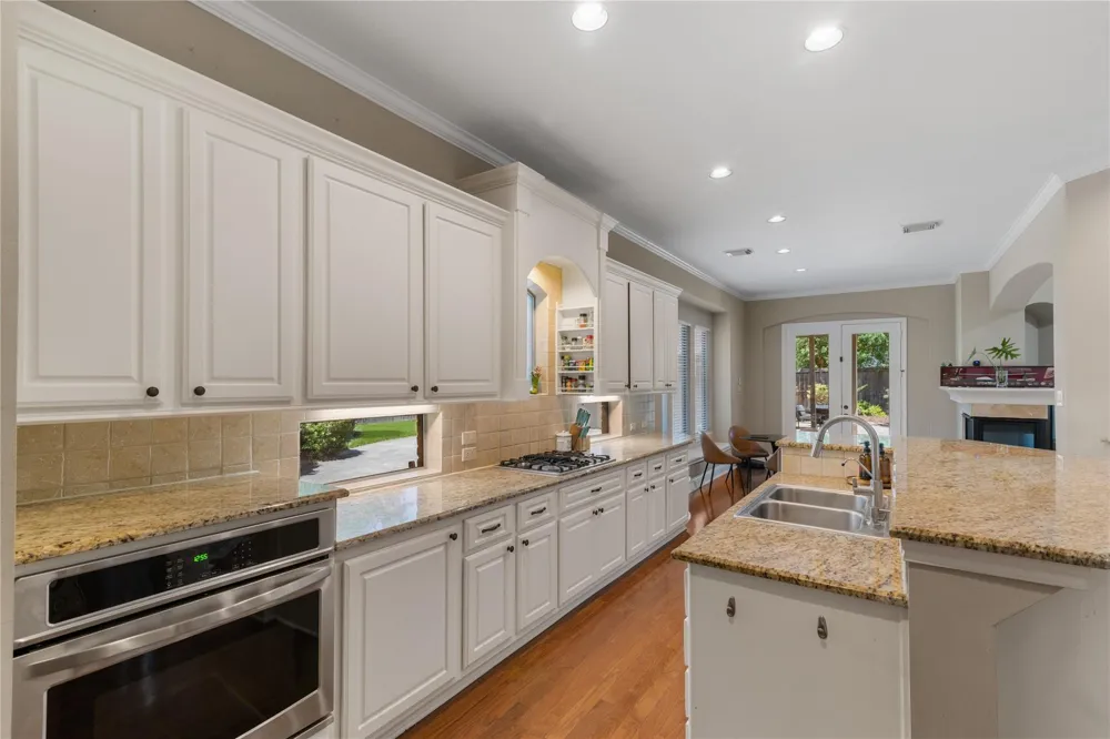 2525 W Ranch Drive Friendswood, TX 77546