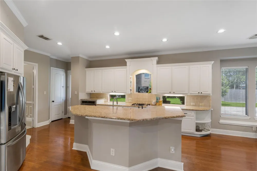 2525 W Ranch Drive Friendswood, TX 77546