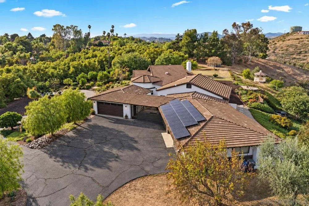 30659 Diaz Valley Center, CA 92082