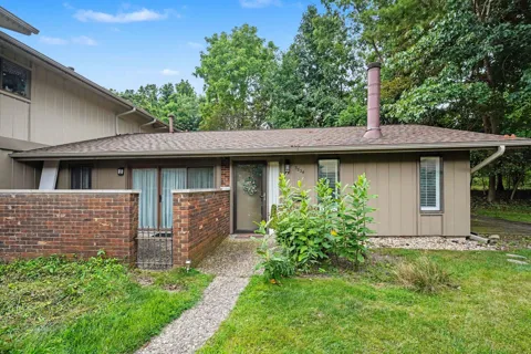 3834 Greenleaf Circle