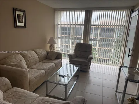 851 Three Islands Blvd #511