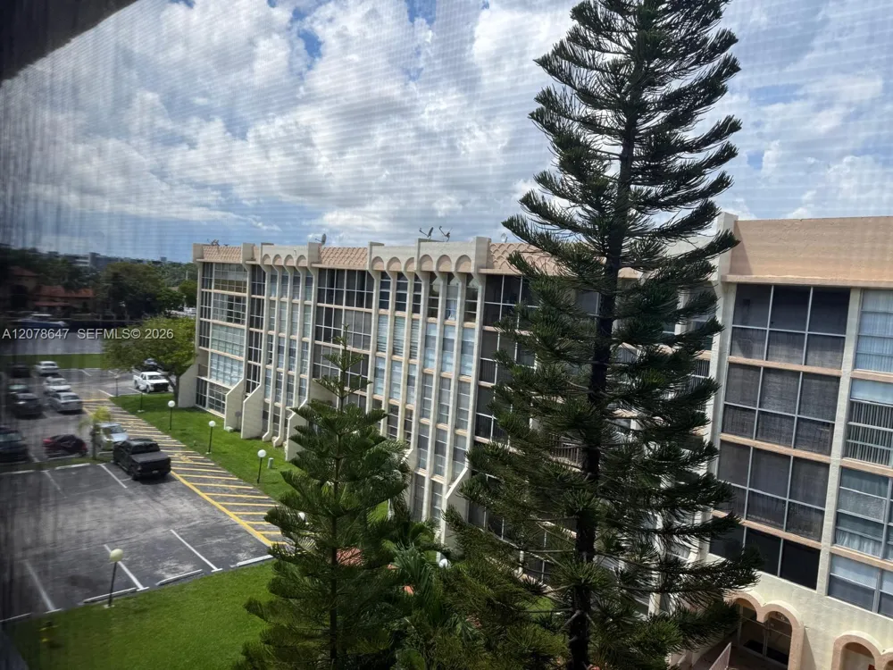 851 Three Islands Blvd #511 Hallandale Beach, FL 33009