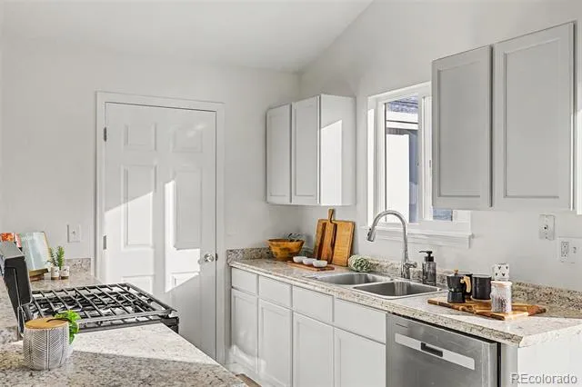 17391 E Layton Drive Aurora, CO 80015