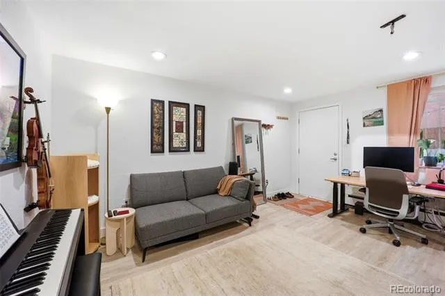 148 S Emerson Street #104 Denver, CO 80209