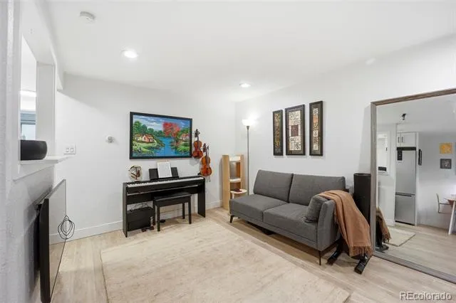 148 S Emerson Street #104 Denver, CO 80209