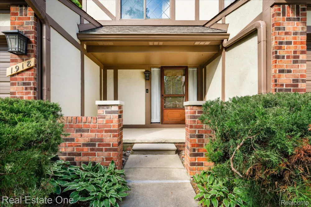 1918 Allenway Court #110 Rochester Hills City, MI 48309