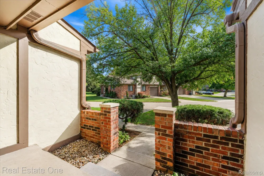 1918 Allenway Court #110 Rochester Hills City, MI 48309