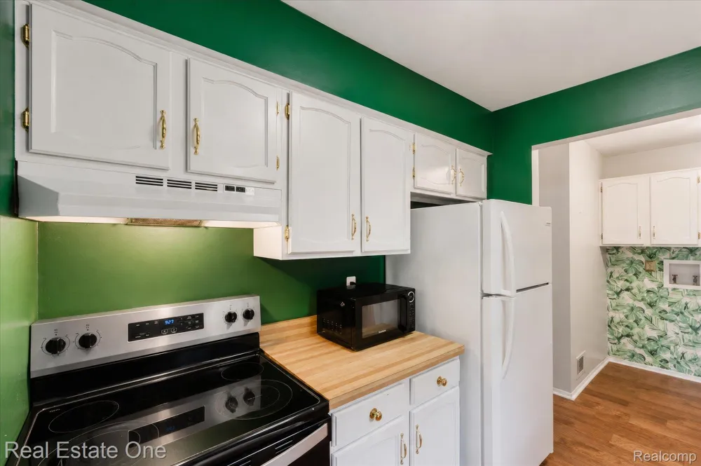 1918 Allenway Court #110 Rochester Hills City, MI 48309