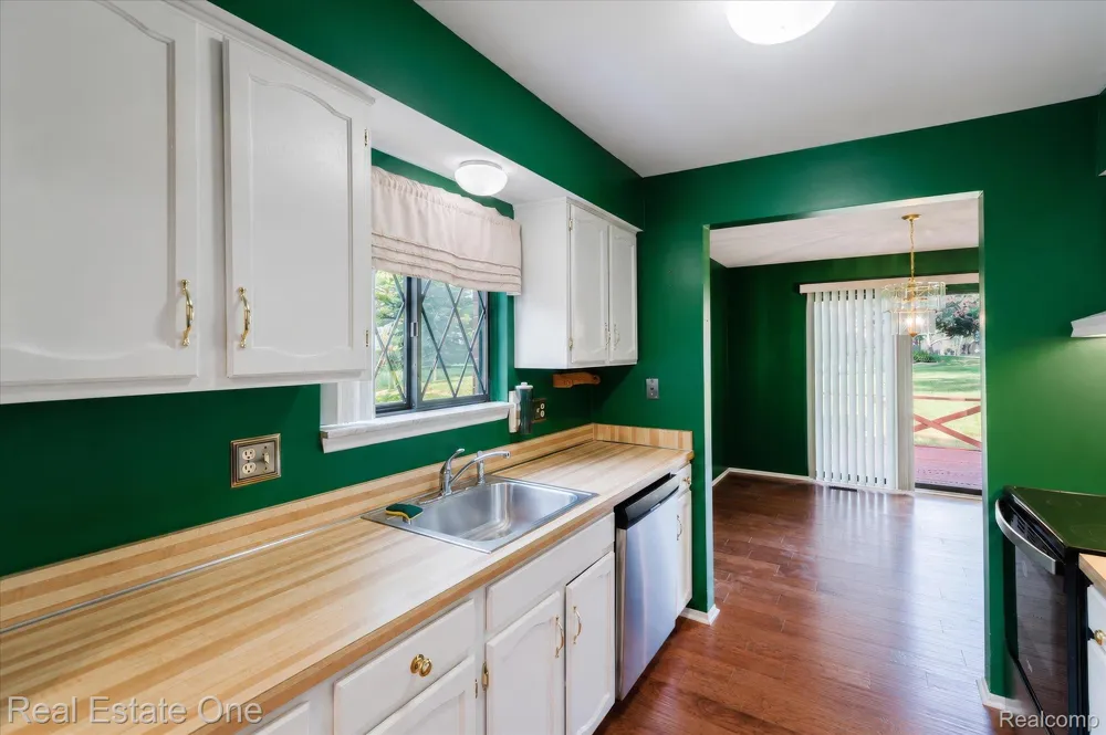 1918 Allenway Court #110 Rochester Hills City, MI 48309