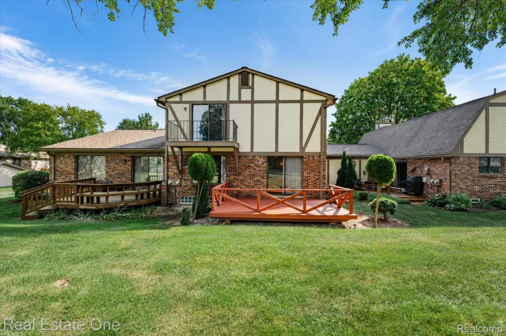 1918 Allenway Court #110 Rochester Hills City, MI 48309