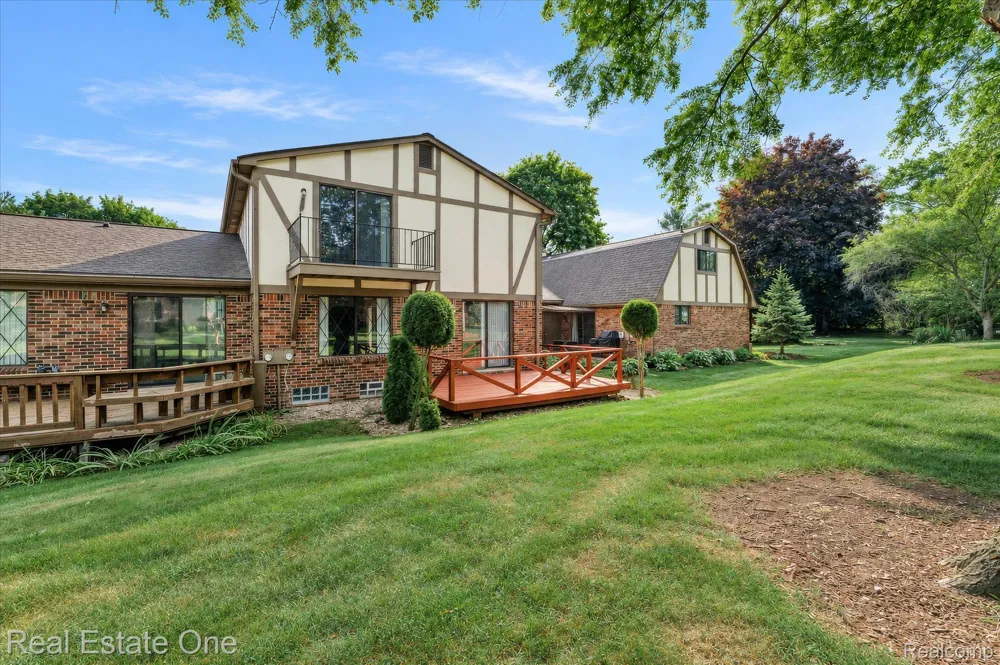 1918 Allenway Court #110 Rochester Hills City, MI 48309