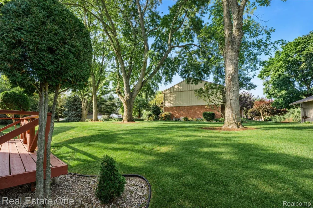 1918 Allenway Court #110 Rochester Hills City, MI 48309