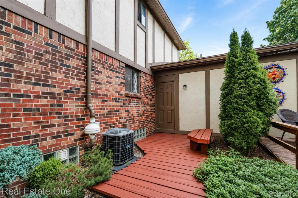 1918 Allenway Court #110 Rochester Hills City, MI 48309