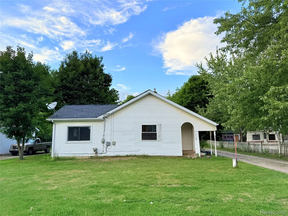 12189 Davison Road Davison Township, MI 48423