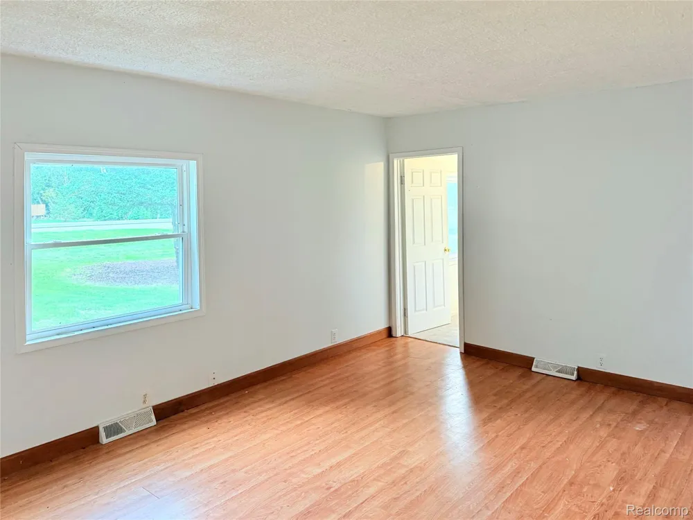 12189 Davison Road Davison Township, MI 48423