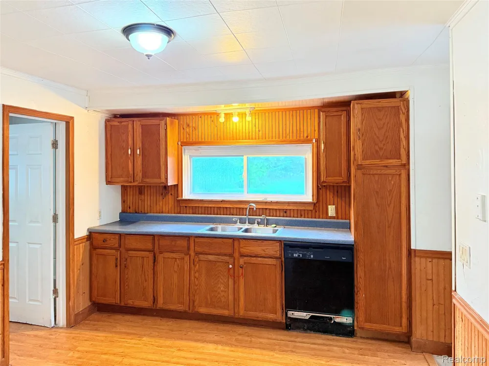 12189 Davison Road Davison Township, MI 48423