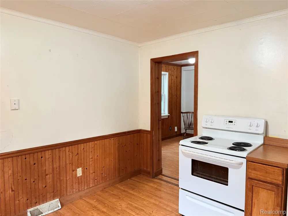 12189 Davison Road Davison Township, MI 48423