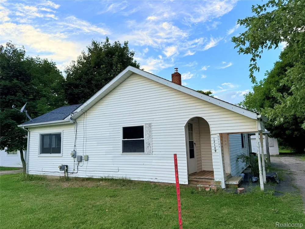 12189 Davison Road Davison Township, MI 48423