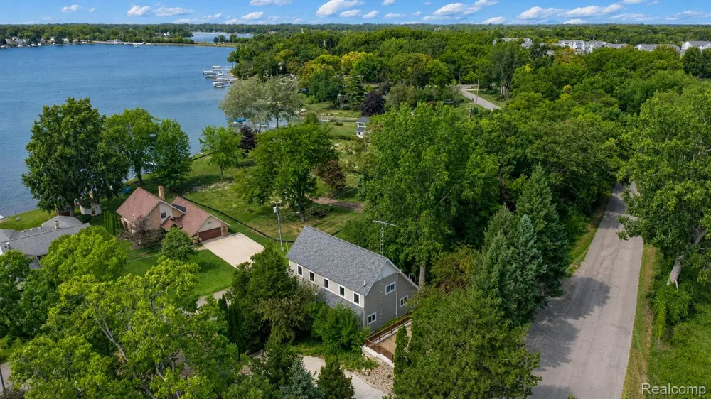 15420 Jennings Road Fenton City, MI 48430