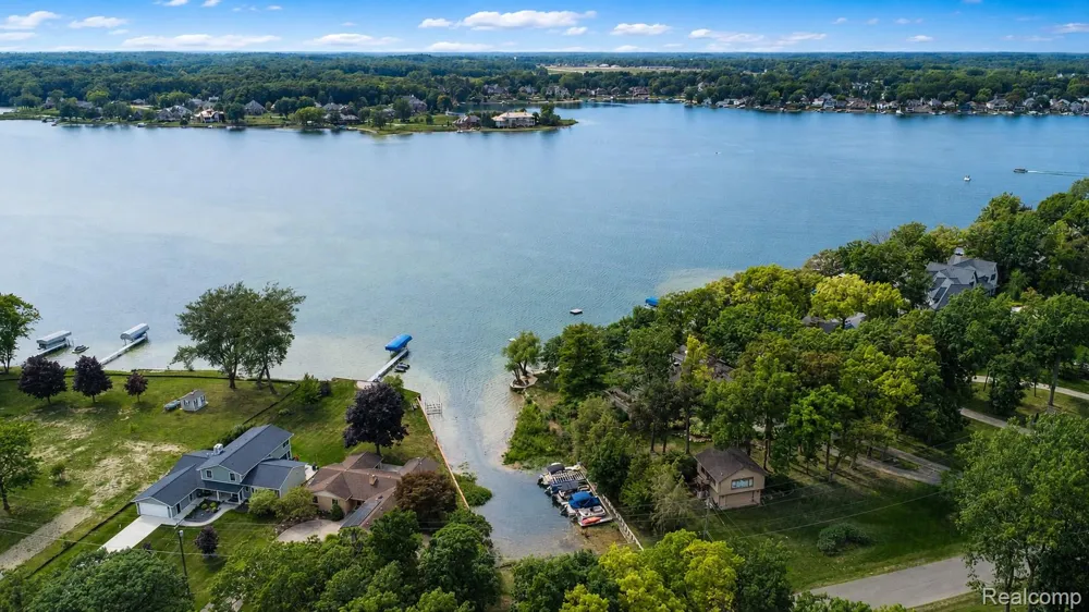 15420 Jennings Road Fenton City, MI 48430